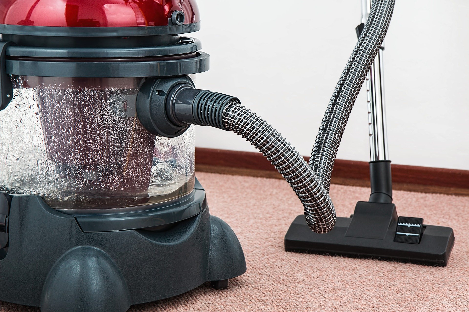 What's The Best Vacuum For a House Cleaning Business? House Cleaning